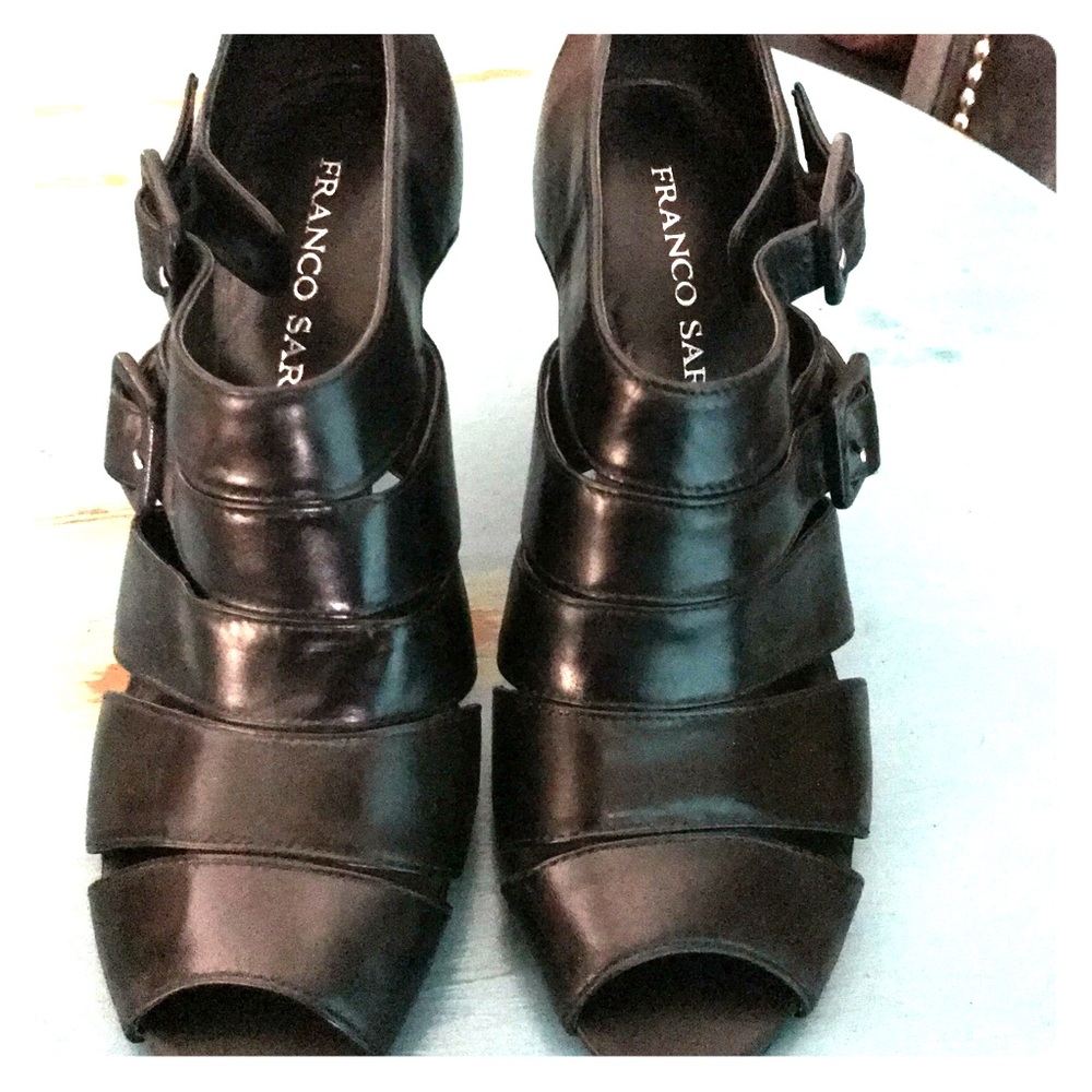 Black heels with open toe. Franco Sarto